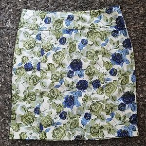 Floral skirt sz m